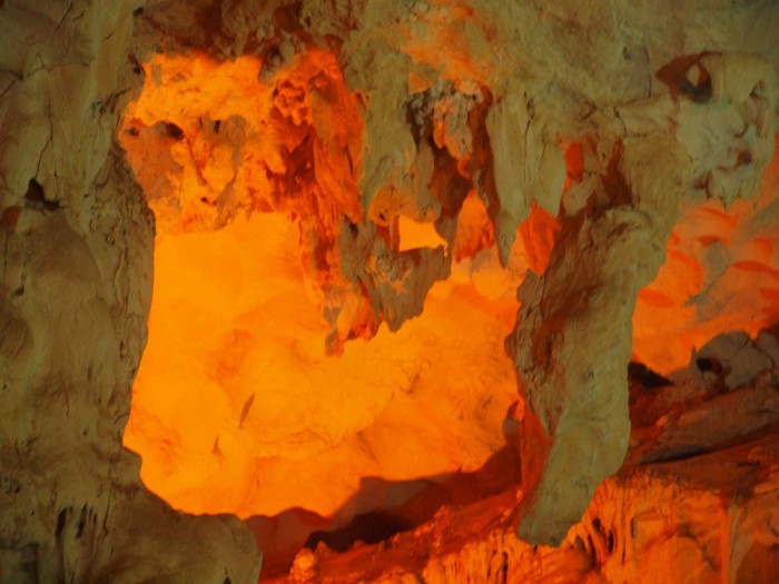 W jaskini
