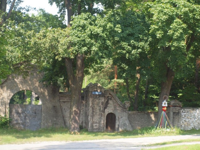 Wejście do parku Raczyńskich