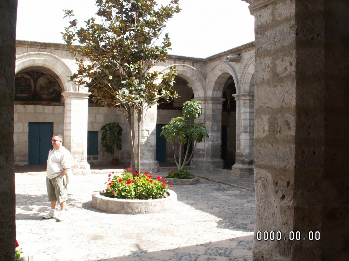 Klasztor Santa Catalina - jeden z wewnętrznych dziedzińców