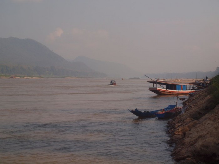 Łodzią po Mekongu