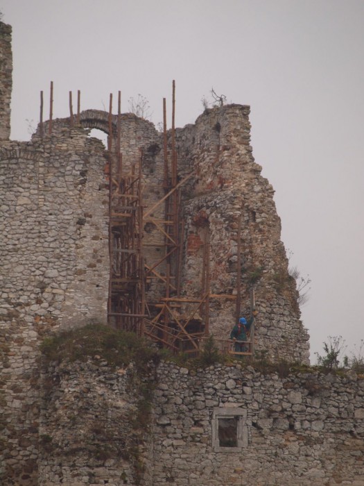 Remont ruin Mirowa