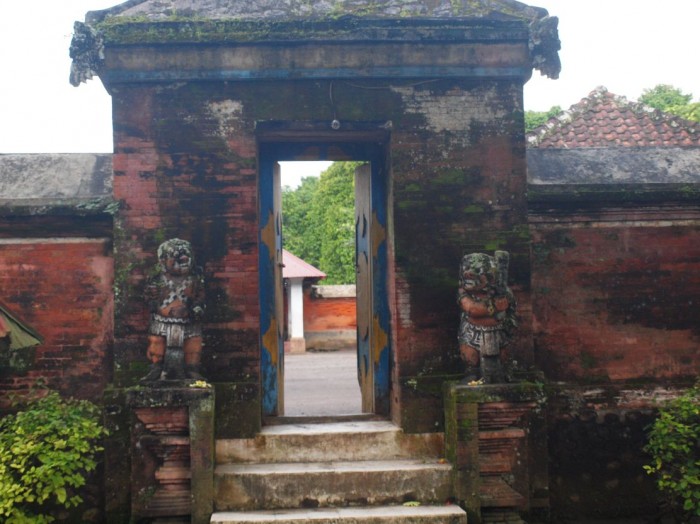 Świątynia Lingsar - wejście