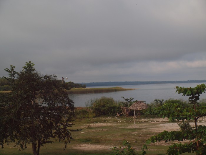 W drodze - jezioro Petén Itzá