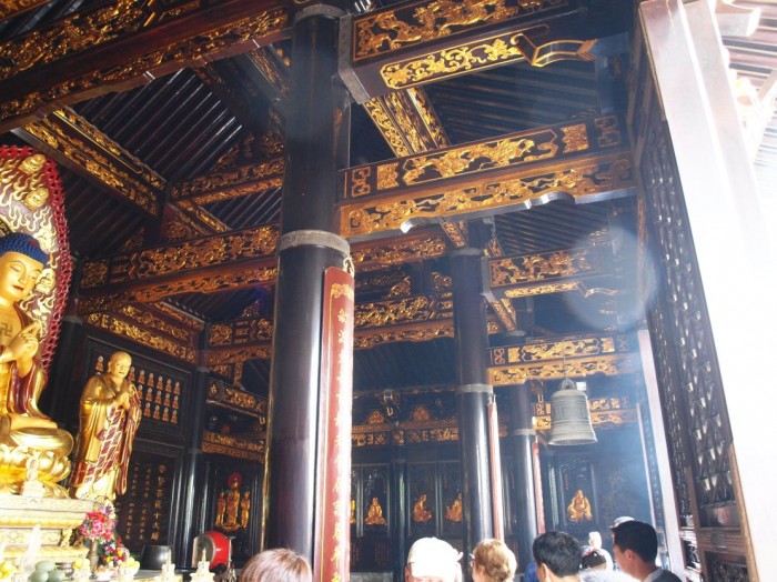 Pagoda Dzikich Gęsi  -  pawilon z Buddą