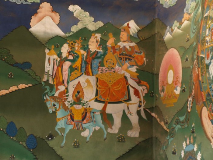 Liczne malowidła w podcieniach korytarzy Dzongu