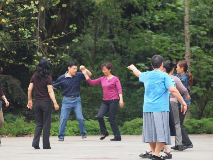 Nauka tańca w parku