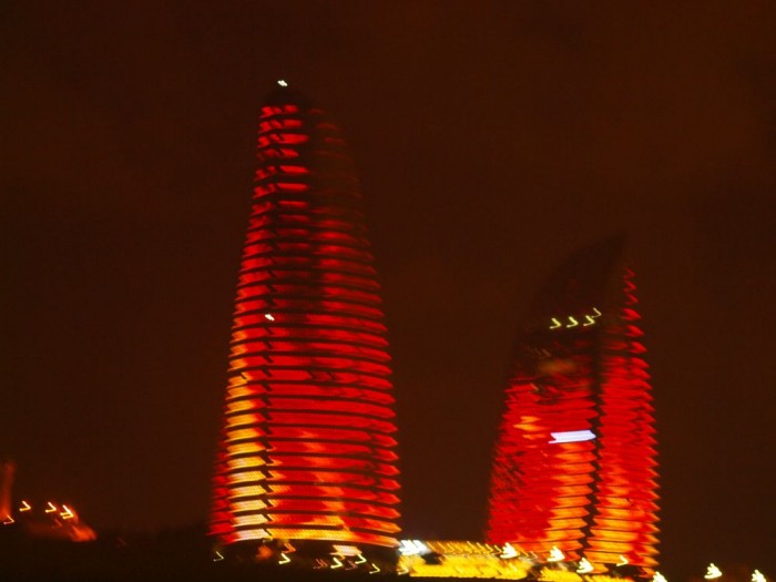 Baku nocą - widoki z promenady