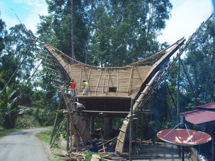 Domy Toradzów - budowa spichlerza