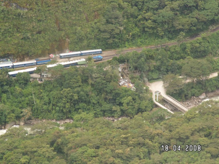 Stacja kolejowa - widok z Machu Piccchu