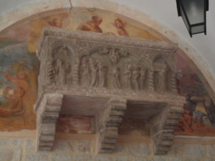 Sarkofak w klasztorze