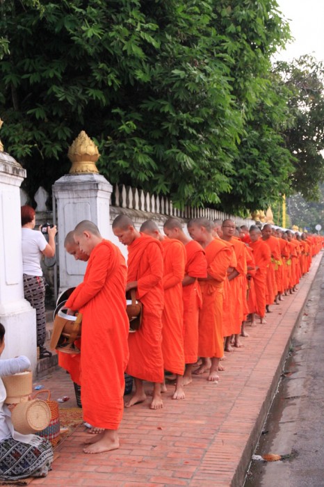 obdarowywanie mnichów