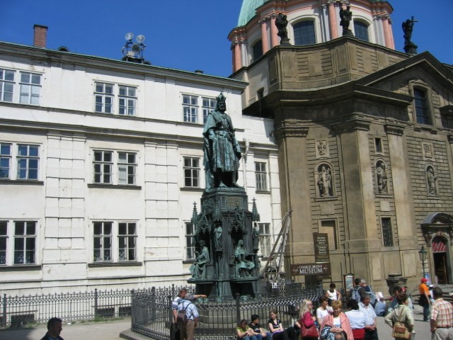 Pomnik Karola