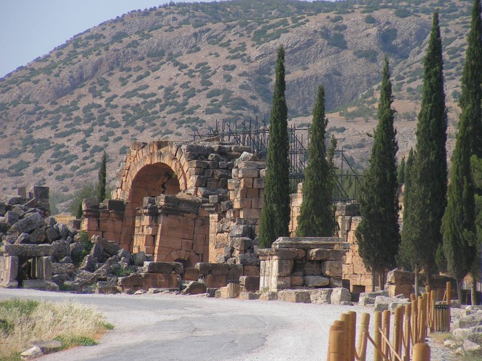 Hierapolis-  pozostałość miasta z II w. I.